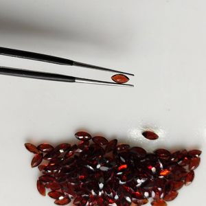 พลอยโกเมนสีแดงธรรมชาติ 5x2.5 มม. ทรงมาร์ควิส คุณภาพดีที่สุด สำหรับทำเครื่องประดับ - Product Image 5