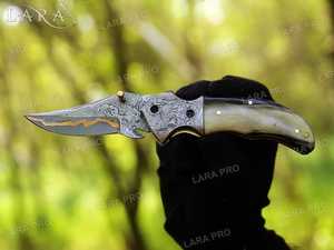 Cuchillo plegable de acero damasco y cobre de alta calidad, cómodo mango de cuerno Ram, el mejor diseño para un agarre fuerte OEM personalizable para - Product Image 4