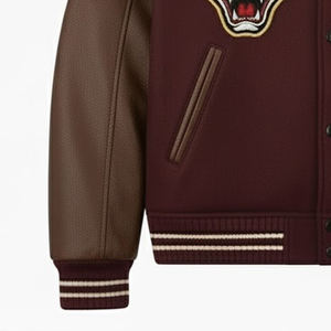 Chaqueta Varsity con Capucha y Bordado Personalizado en Satén para Hombre, Chaquetas Varsity de Invierno al por Mayor para Hombre - Product Image 3