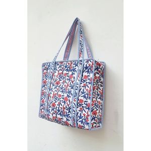 กระเป๋าโท้ทผ้าฝ้ายบุซิปพิมพ์ลายดอกไม้แบบแฮนด์บล็อก ขนาด 14x16 นิ้ว - Product Image 1