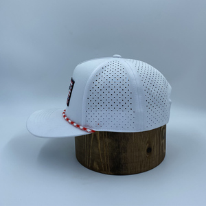 Gorras de golf de 5 paneles con parche de PVC personalizado, impermeables, perforadas, de alto rendimiento, con cierre a presión y diseño de 5 paneles. - Product Image 2
