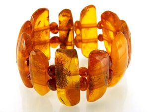 Bracelet pour femmes Bracelets jaunes tendance pour femmes avec des motifs attrayants Artisanat raffiné Parfait pour les amateurs de mode - Product Image 5