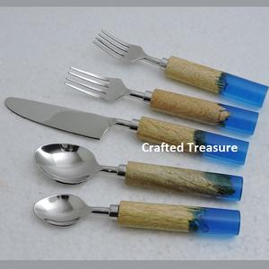 Ensemble de couverts élégant en acier inoxydable argenté avec poignée en résine blanche et verte Ensemble de couverts de vaisselle pour mariages à domicile durables - Product Image 3