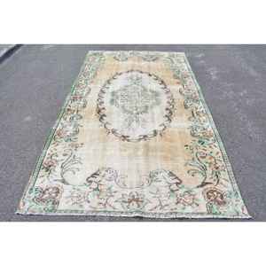 Tapis en laine turque beige et vert vintage 5.3 x 9.3ft tissage plat Patchwork Design pour décorations de salon - Product Image 1