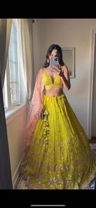 Diseñador indio Ropa DE BODA Amarillo Georgette Lehenga set Georgette con Secuencia de trabajo Étnico Lehenga choli Set Totalmente cosido - Product Image 3