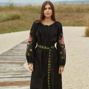 เดรสยาวคอวีสีดำแขนยาวปักลายดอกไม้, เดรสยูเครนทรงหลวมชายหาดลำลองสไตล์โบฮีเมียนสำหรับฤดูใบไม้ผลิฤดูใบไม้ร่วง - Product Image 1