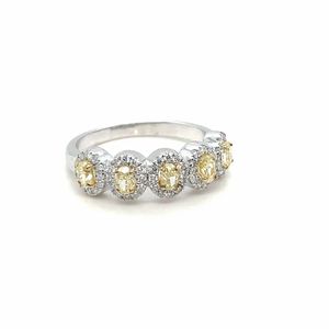 Bague de fiançailles pour femme avec diamant ovale jaune naturel fantaisie en or 14 carats - Product Image 1