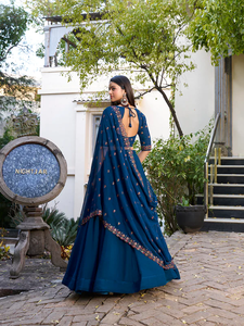 Elegante lehenga de georgette sintética con bordado de lentejuelas, blusa a juego y dupatta bordada con detalles de encaje. - Product Image 5