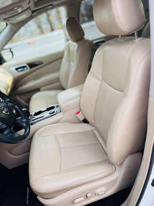 PATHFINDER PLATINUM 4WD SUV 2017 d'occasion en excellent état, transmission intégrale variable, moteur V6 3.5L 284 ch, crossover à vendre - Product Image 2