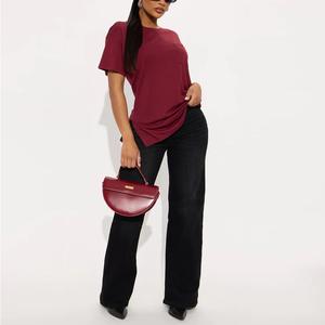 Nouveauté T-shirts décontractés à manches courtes pour femmes de haute qualité Coupe ajustée Longueur courte avec décoration de logo en vente Fabriqué au Bangladesh - Product Image 3