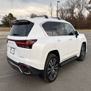 สภาพสมบูรณ์แบบ Lexus LX 600 Luxury ปี 2025 - Product Image 2