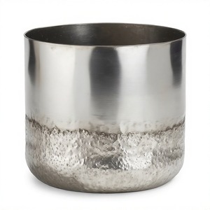 Maceta martillada lunar con brillo plateado vintage y forma profunda diseñada para elevar las casas boutique o las exhibiciones de jardines patrimoniales - Product Image 2