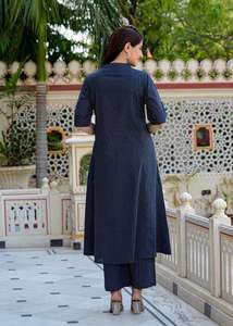 Conjunto de Kurta de Algodón con Estampado de Rayas Kantha Azules para Mujer, con Cuello Mao y Mangas 3/4, Combinado con Pantalones a Juego - Product Image 3