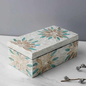 Caja de joyería de nácar hecha a mano Unisex, decoración única para el hogar para reloj, collar, accesorio de almacenamiento, regalo para ella - Product Image 5