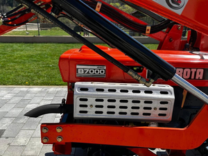 Mini tractor 4x4 económico con cargador frontal para pequeñas explotaciones agrícolas Kubota B1600 B7100 serie BX Kubota B7000 con cargador frontal, proveedor. - Product Image 2