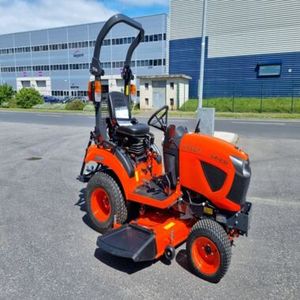 Tracteurs Kubota M8540 d'occasion de qualité supérieure, prix de gros, livraison rapide incluse, meilleur choix pour le travail agricole et l'efficacité - Product Image 1