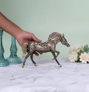 Escultura de elefante colorida en latón decorada con incrustaciones de piedras semipreciosas. Arte indio único. Disponible a precios de mayoreo. - Product Image 1