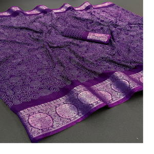 Seda dola de alta calidad hecha a medida en color granate con borde de viscosa con blusa de contraste corriendo disponible en colores - Product Image 4