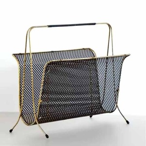 Porte-revues moderne en maille de métal du milieu du siècle porte-journaux de style rétro pliable porte-revues en fil noir salon bureau - Product Image 2