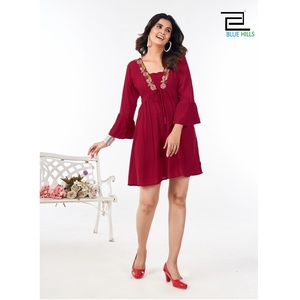 Vente en ligne de Designer Style 14 Kg Heavy Rayon Short Top pour les femmes Collection exclusive indienne et pakistanaise - Product Image 1