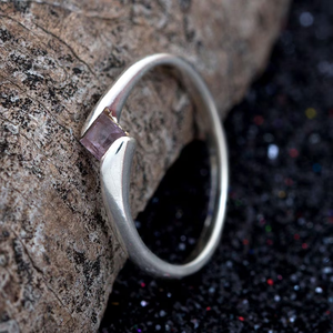 Anillo de piedras preciosas de amatista púrpura con el mejor diseño de Plata de Ley 925, joyería de moda apilable de estilo delicado clásico para cristianos - Product Image 3
