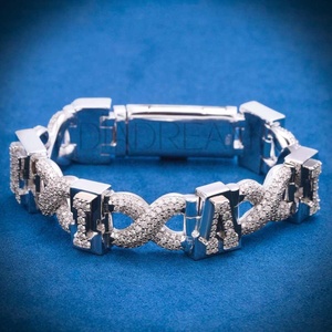 Bracelet pour homme plaqué or avec diamants taillés rond et baguette, design unique, style hip-hop, élégant - Product Image 2