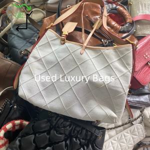 Sacs de luxe d'occasion mixtes, sélection premium, sacs en cuir d'occasion, ventes de lots Ukay - Product Image 2