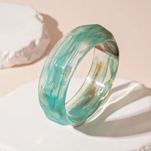 Brazalete de Resina Hecho a Mano de Alta Calidad, Estilo Moderno, Resistente al Agua, para Uso Diario, Bodas, Regalos, al Mejor Precio - Product Image 4