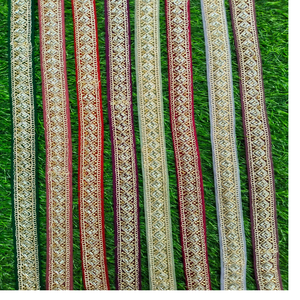 Hecho a medida con cordones de trabajo de bordado fino pero pesado en ocho opciones de color para vestidos de novia y para fines de reventa. - Product Image 1