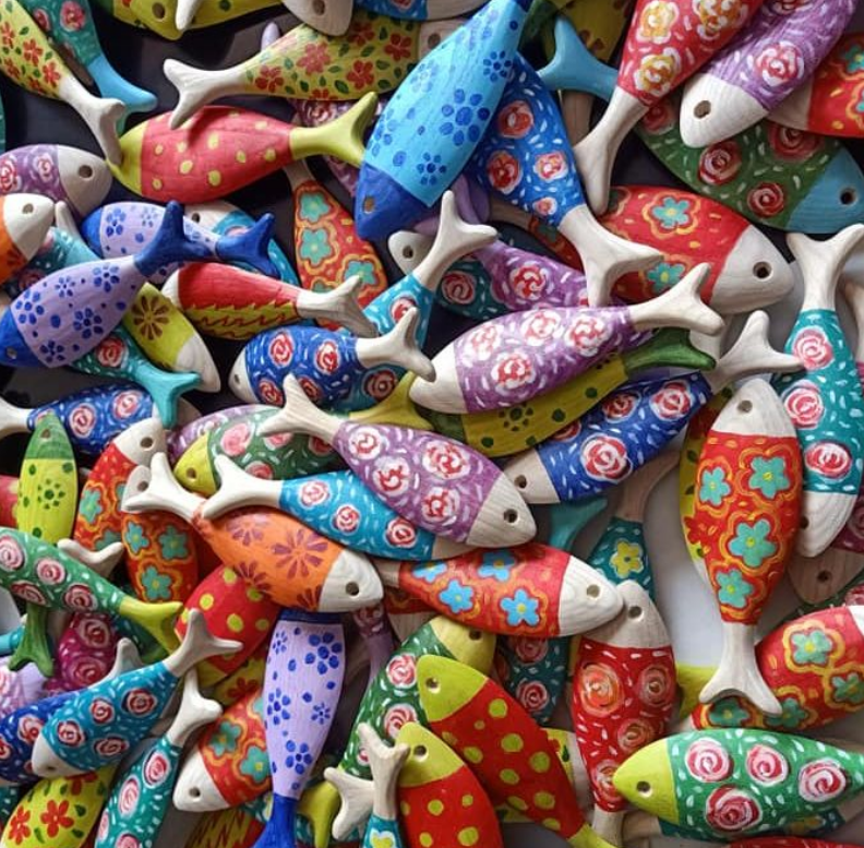 มีสีสัน