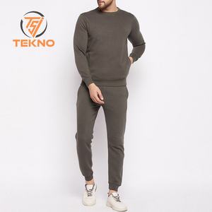 2025 Otoño Invierno 2 piezas ropa atlética para hombres transpirable peso pesado Jogging deportes chándal sólido Jogger pantalón impreso - Product Image 1