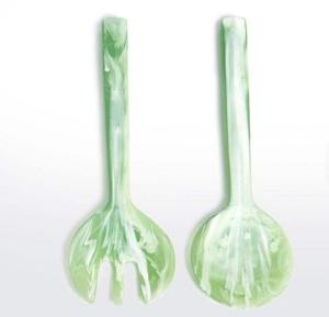 Ensemble de cuillères en résine fabriquées artisanallement – Ensemble de cuillères à salade et à service modernes et écologiques pour les dîners de mariage - Product Image 2