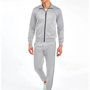 Trajes Deportivos Performance Motion con Paneles Transpirables y Forma Flexible para Rutinas Activas, Trajes Deportivos para Hombre - Product Image 1