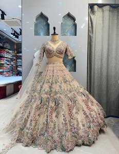 Lehenga Choli en soie scintillante de qualité supérieure avec des paillettes Nouveau style Bollywood de créateur pour les événements de fête - Product Image 2