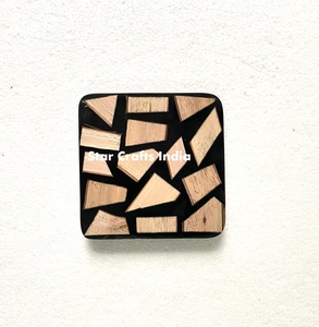 Sous-verres exigeants de 4x4 pouces Tapis en résine et en bois accessoires de cuisine sous-verres de la meilleure qualité en gros - Product Image 2