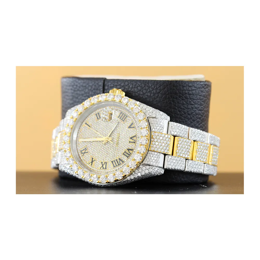Distribuidor de reloj de diamantes La mejor calidad Iced Out VVS Clarity Moissanite Reloj analógico de moda con tachuelas de diamantes a buen precio