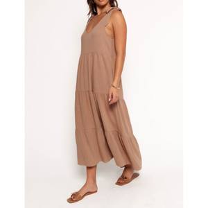 Robes élégantes pour femmes avec une silhouette fluide et un look élégant, adaptées aux rassemblements décontractés et sociaux - Product Image 3