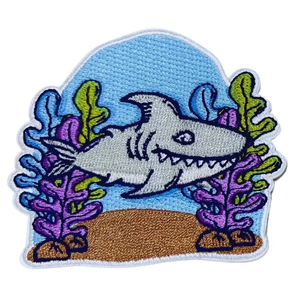 Parches bordados con logotipo personalizable de alta calidad, ropa de tela de sarga con forma de flor de oso de hierro a granel para sombreros, camisetas - Product Image 5