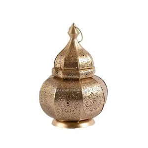 Lanterne à bougie marocaine en fer doré décoratif unique Lanternes de décoration d'éclairage au sol et suspendues - Product Image 1