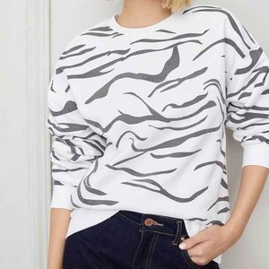 Sudadera de Manga Larga de Algodón Coreano Transpirable, Informal, para Usar en la Calle, con Estampado de Cebra, Sudadera con Capucha, Algodón Coreano RRI-WSS-11 - Product Image 1