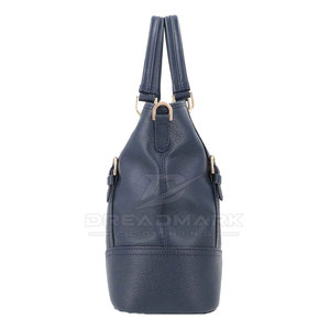 Bolso de Cuero para Mujer con Diseño de Logotipo Personalizado, Material Ligero y Duradero, Servicio OEM, Bolso de Cuero para Uso Casual - Product Image 2