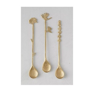 Ensemble de couverts en acier inoxydable durable conçu pour les maisons de luxe, les cuisines modernes, les restaurants et les tables à manger élégantes - Product Image 1