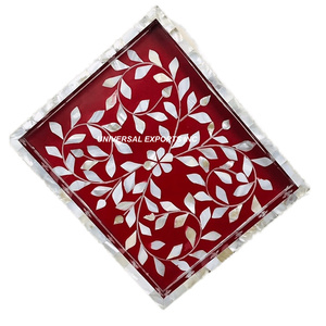 Plateau de service en bois design autocollant Plateau à chocolat design en forme de rectangle Nouveau plateau de service de luxe en vente - Product Image 3