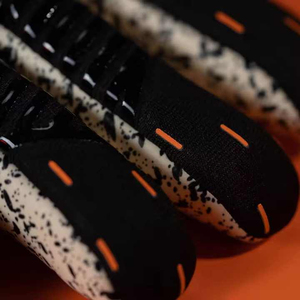 Logo personnalisé de qualité supérieure Vente en gros par un fabricant populaire Nouveaux gants de gardien de but Haute qualité Nouveau design pour le sport - Product Image 2