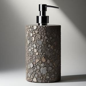Dispensador de Jabón de Metal de Diseño - Estilo Moderno y Lujoso, Ecológico, Duradero para Encimeras de Baño, Acabado Liso, Elegante y Decorativo - Product Image 5