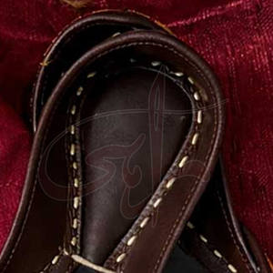 Vente en gros de Khussa pour femmes de qualité supérieure, marque privée, semelle extérieure en cuir antidérapante, design personnalisable, prix abordable - Product Image 6