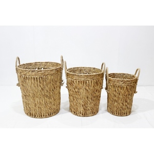 Panier de rangement rond rustique Artex Dong Thap en jacinthe d'eau, tressé à la main, écologique, avec poignées - Product Image 3
