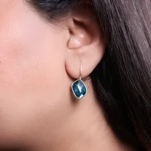 Boucles d'oreilles pendantes pour femmes en argent plaqué, avec cristaux et pierres en strass, forme goutte d'eau, bijoux tendance pour cadeau - Product Image 1