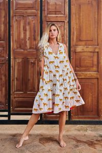 Robe midi/maxi à volants en couches élégantes pour femmes, imprimé léopard audacieux, taille naturelle légère et fluide pour la fête - Product Image 2