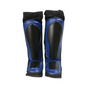 Espinilleras de Cuero Ligeras y Profesionales para Kickboxing y Muay Thai con Cierre de Velcro - NAMZA INTERNATIONAL - Product Image 2